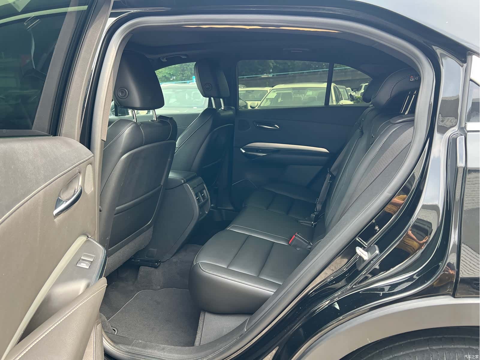Cadillac XT4, 2019 8