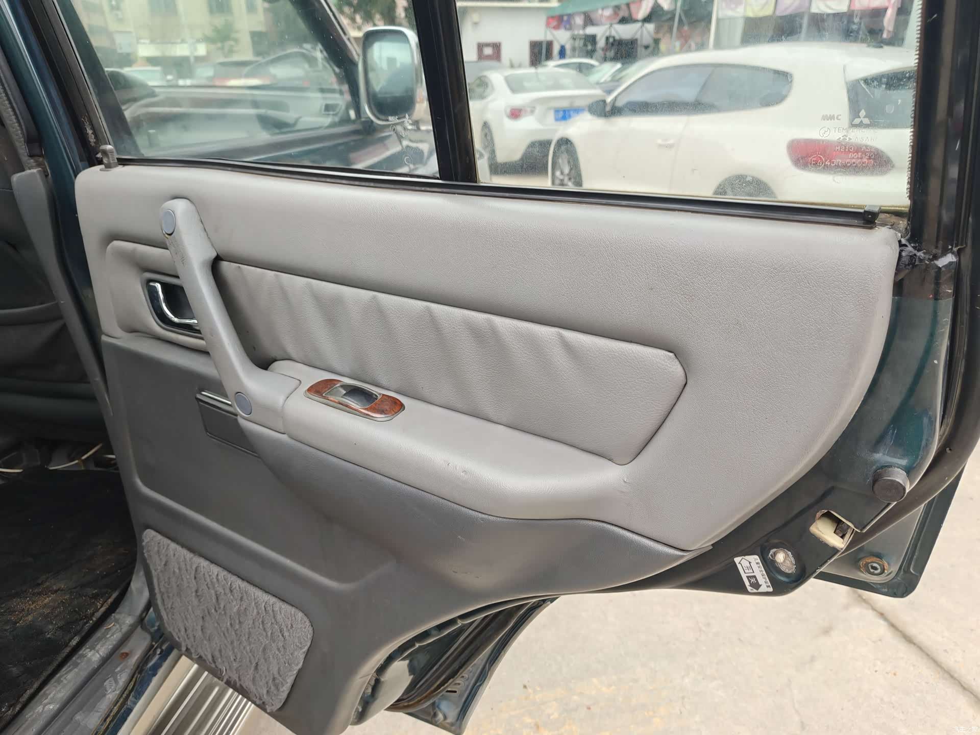 Mitsubishi Pajero, 1996 19