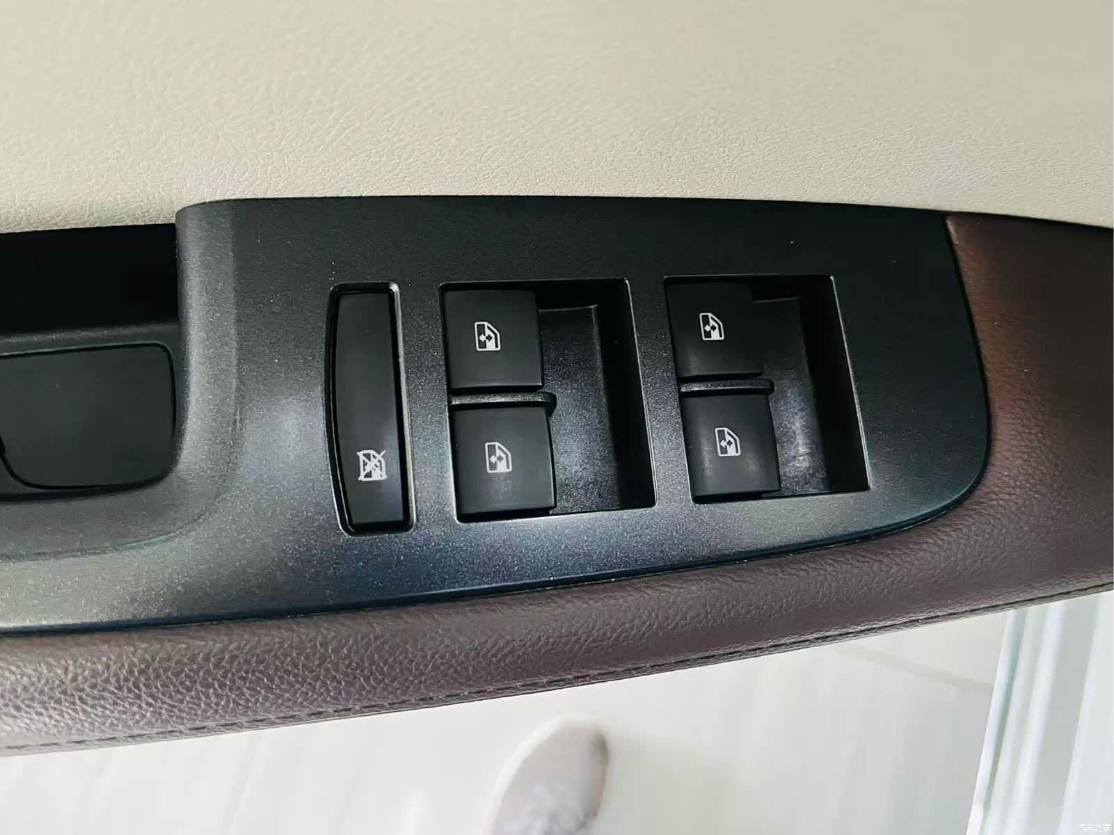 Buick GL8, 2023 12