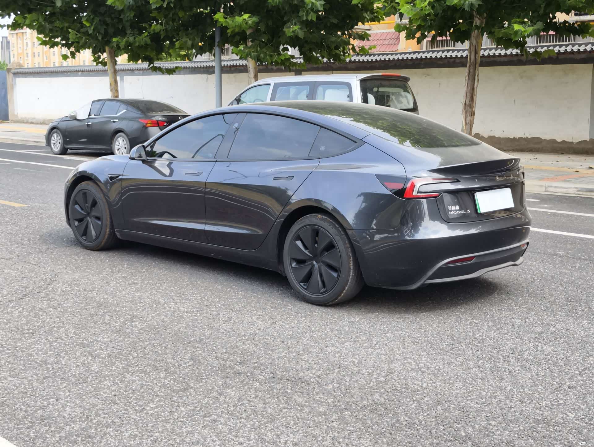 Tesla Model 3, 2025 6