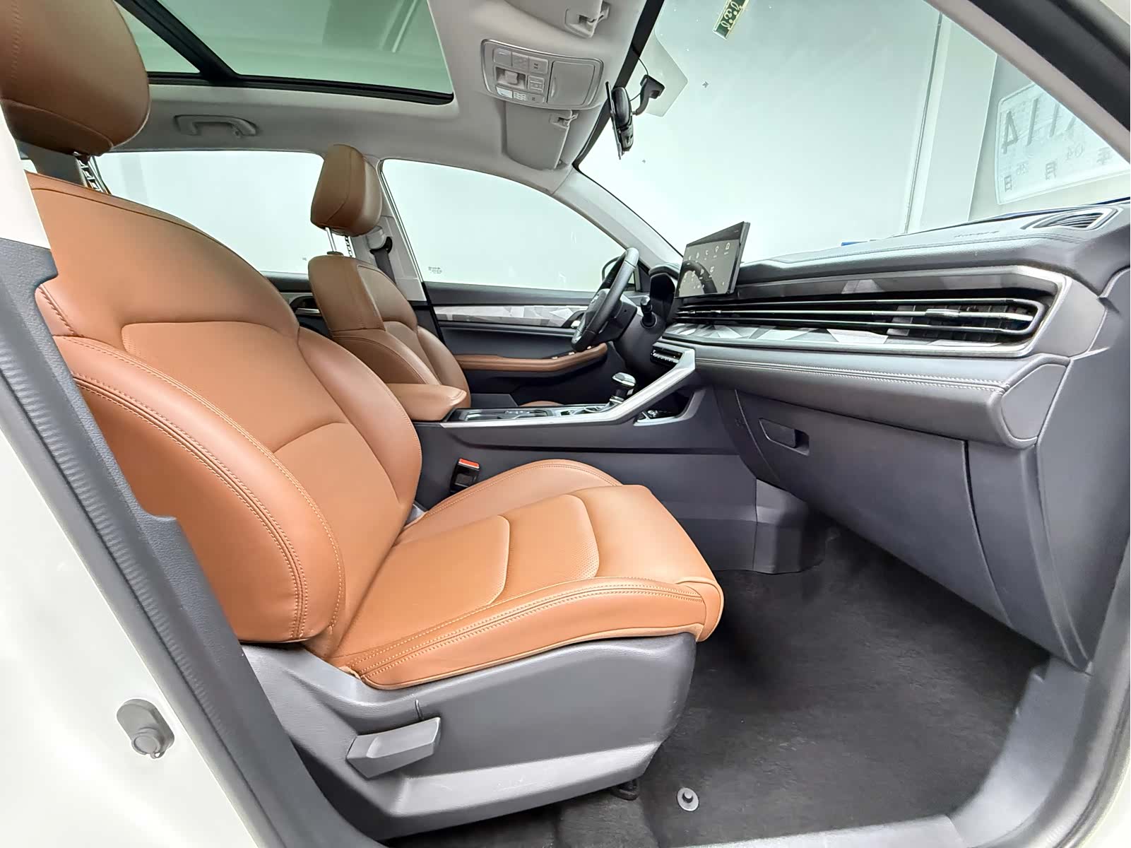 Geely X6, 2022 13