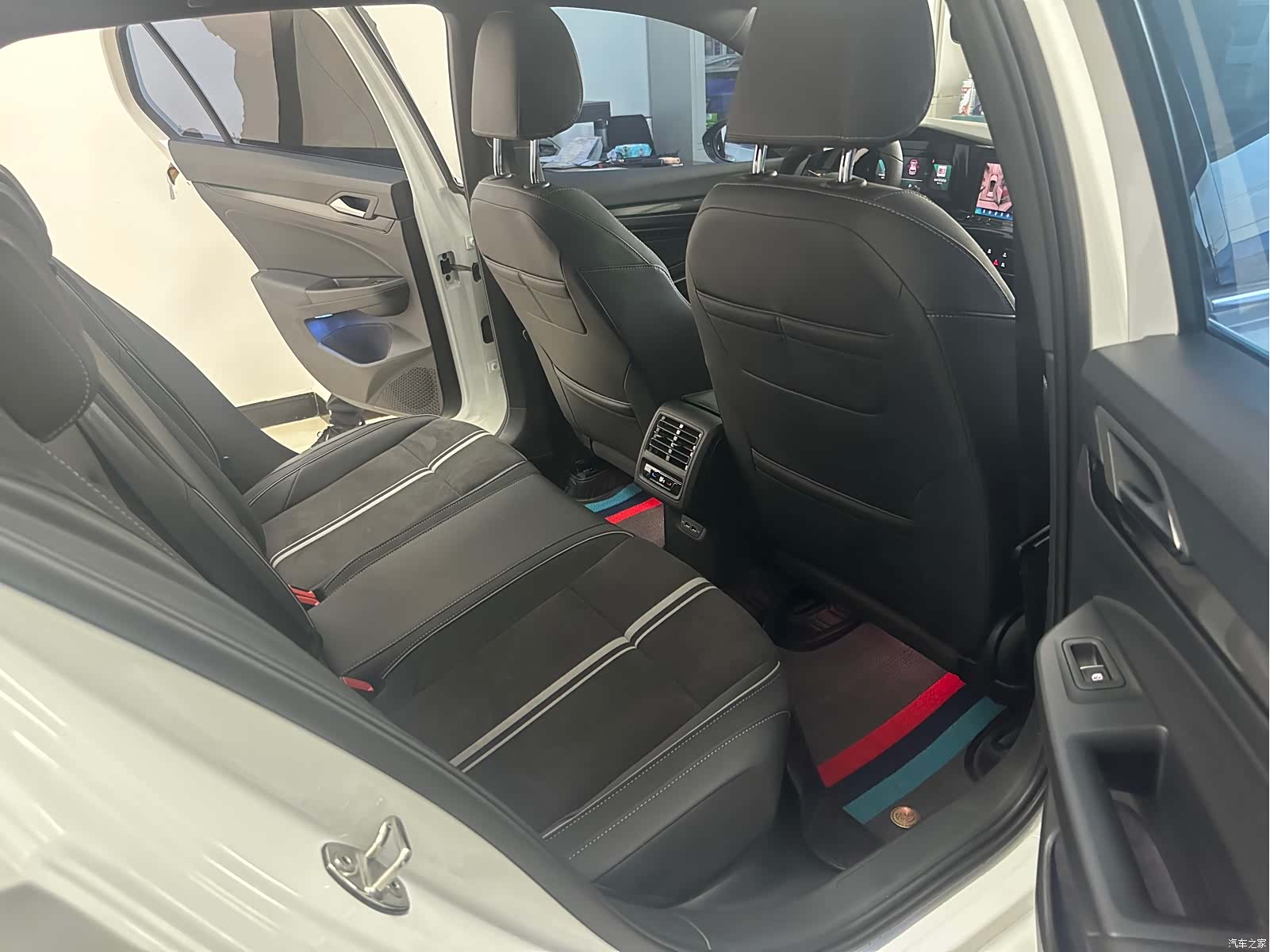 Volkswagen Golf, 2023 24