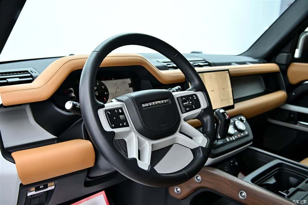 Land Rover Defender, 2024 15
