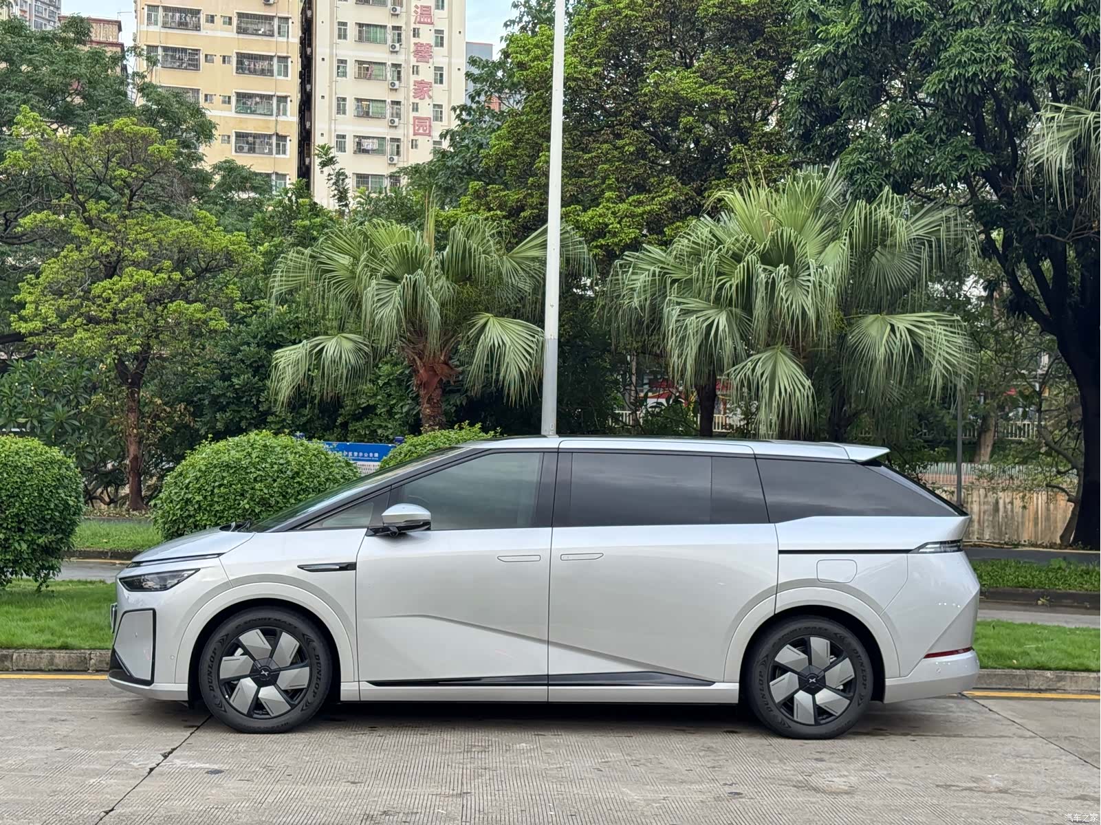 Xpeng X9, 2026 14