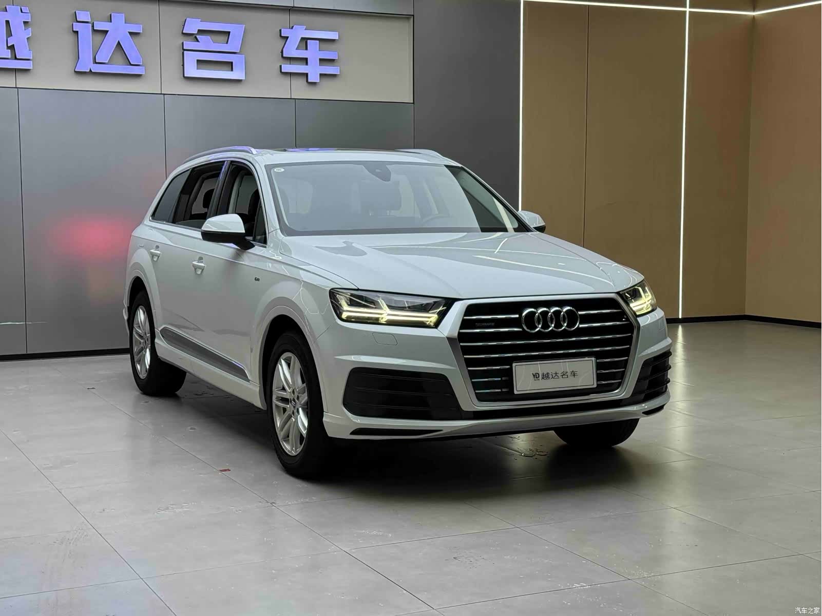 Audi Q7, 2019 все фото