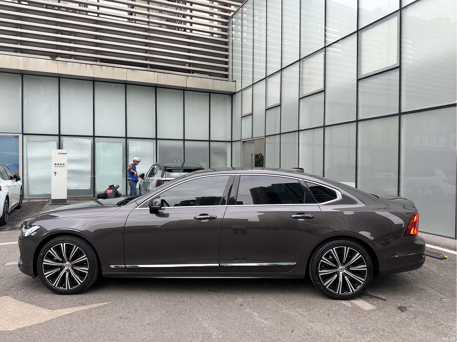 Volvo S90, 2024 все фото