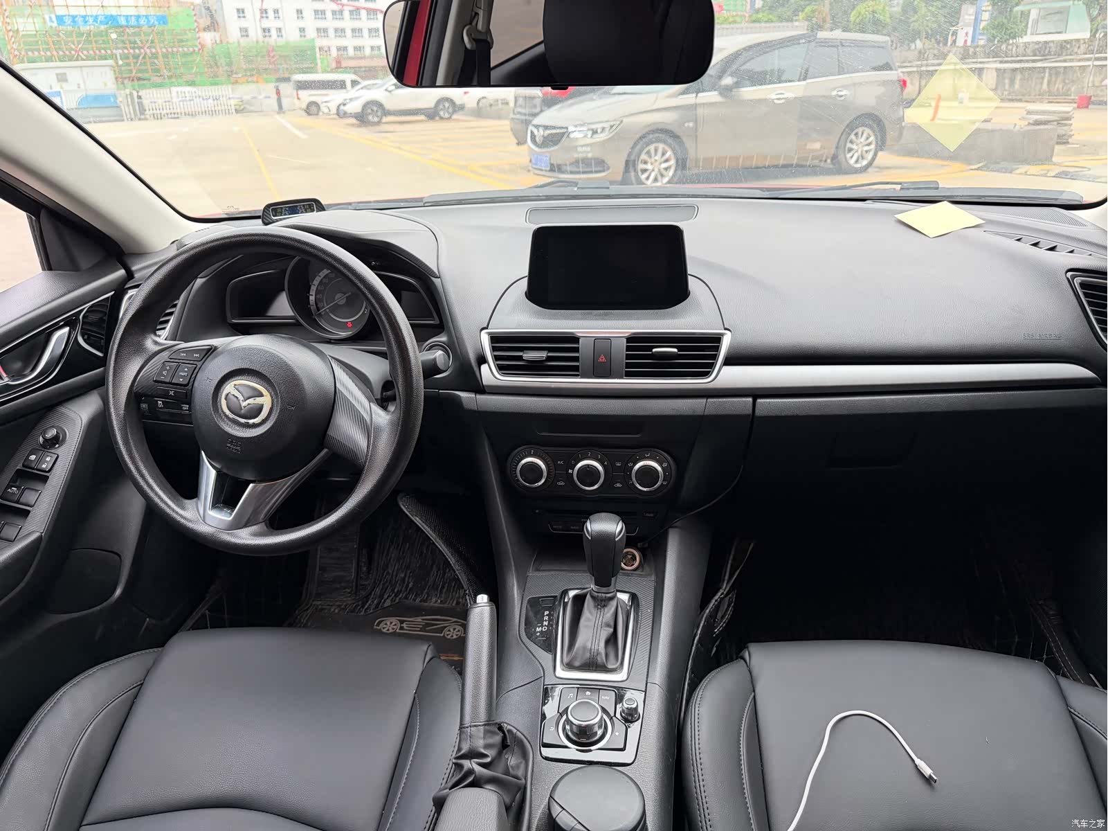 Mazda Mazda3, 2015 9