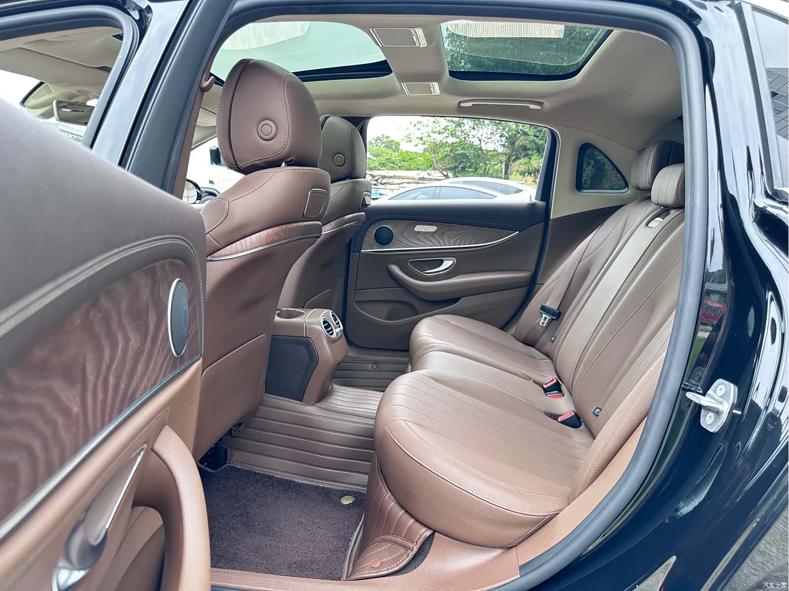 Mercedes-Benz E-Class, 2020 12