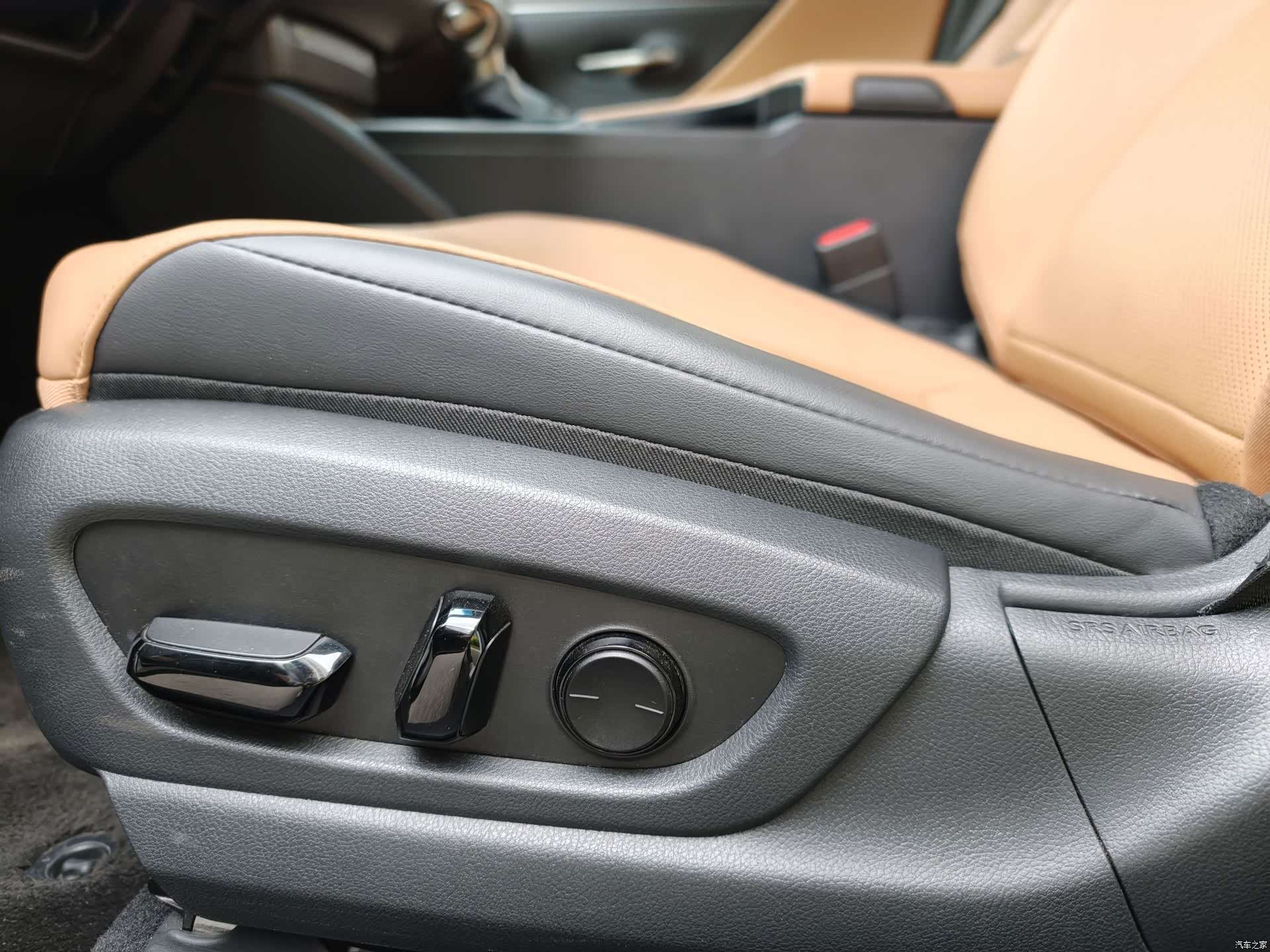 Lexus ES, 2023 22