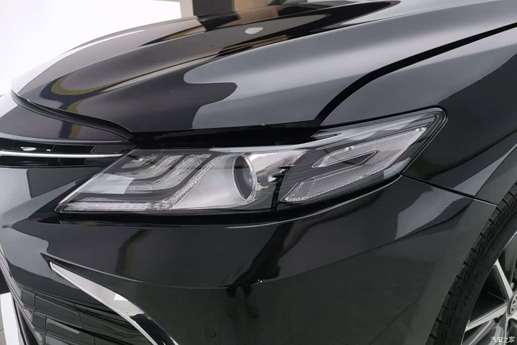 Toyota Camry, 2023 все фото