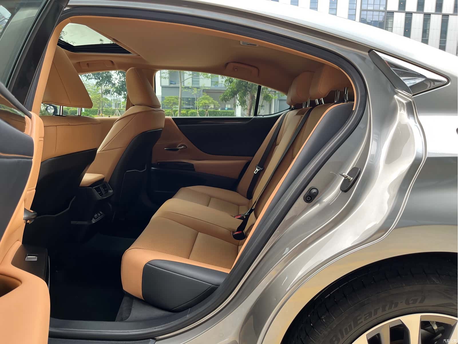 Lexus ES, 2024 9