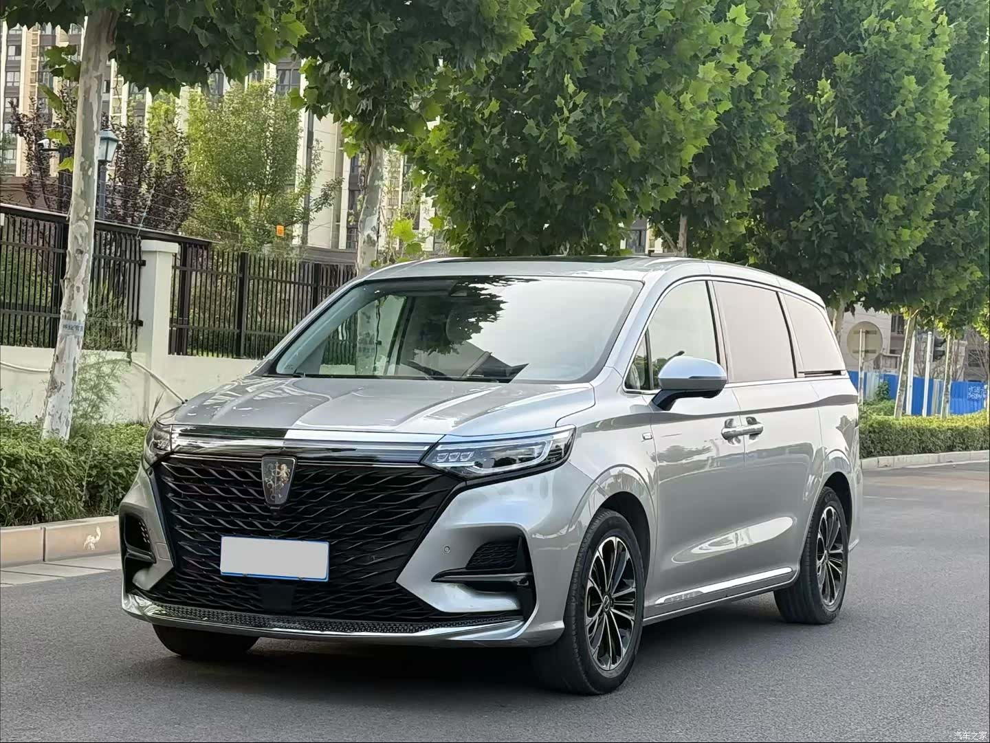 Roewe iMAX8, 2022 3