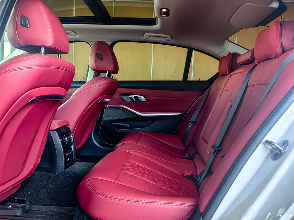 BMW 3 Series, 2024 14