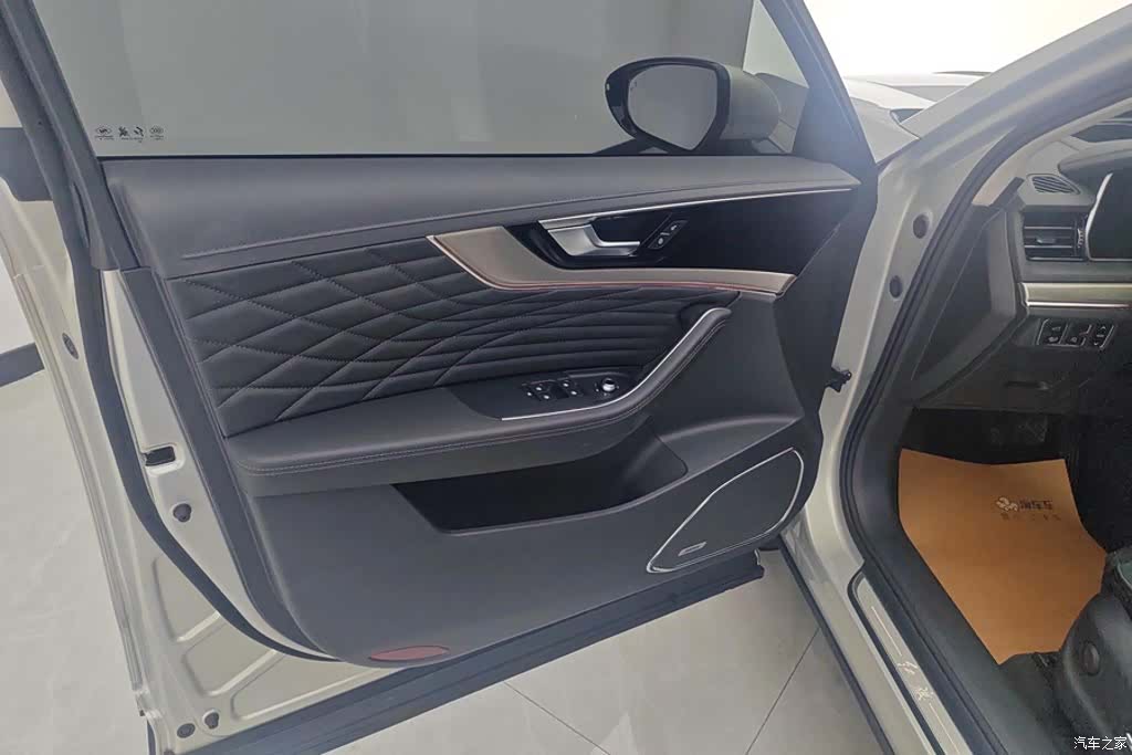 Hongqi HS5, 2022 7