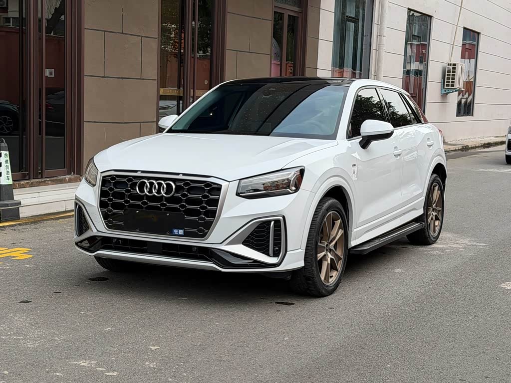 Audi Q2L