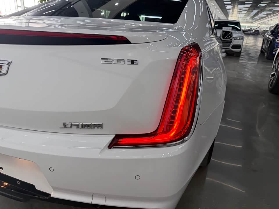 Cadillac XTS