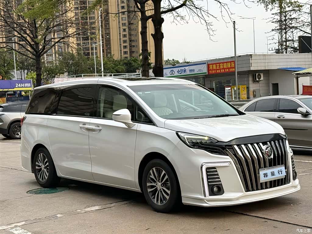 Buick GL8, 2022 3