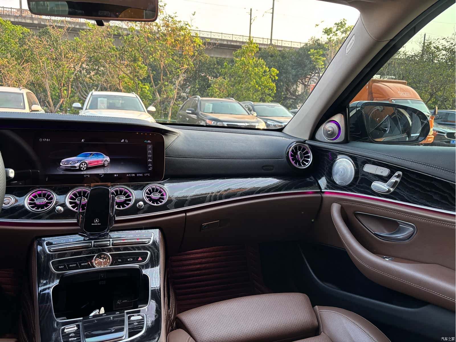 Mercedes-Benz E-Class, 2019 16