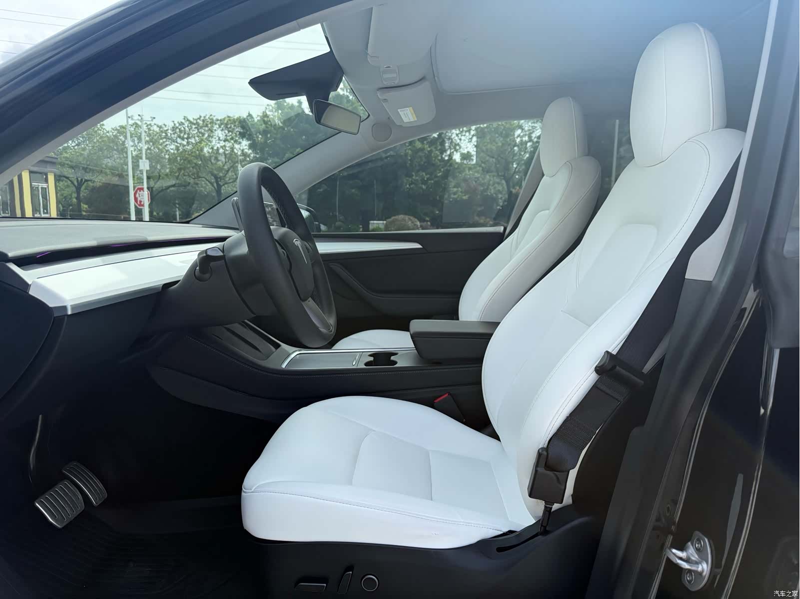 Tesla Model Y, 2022 4