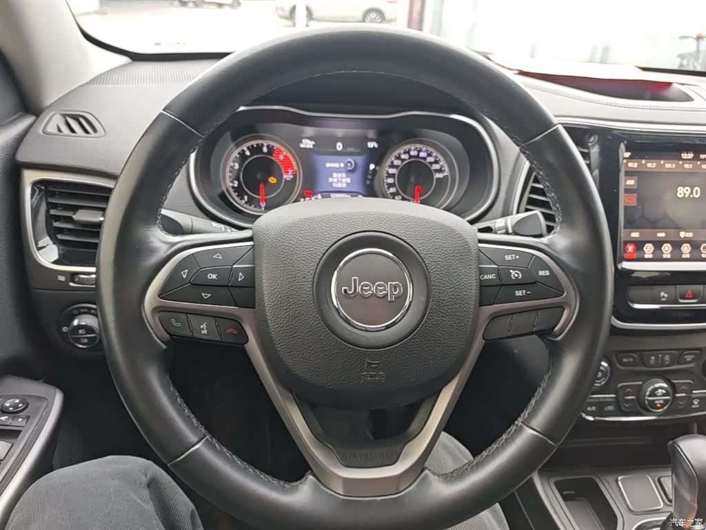 Jeep Cherokee, 2019 11