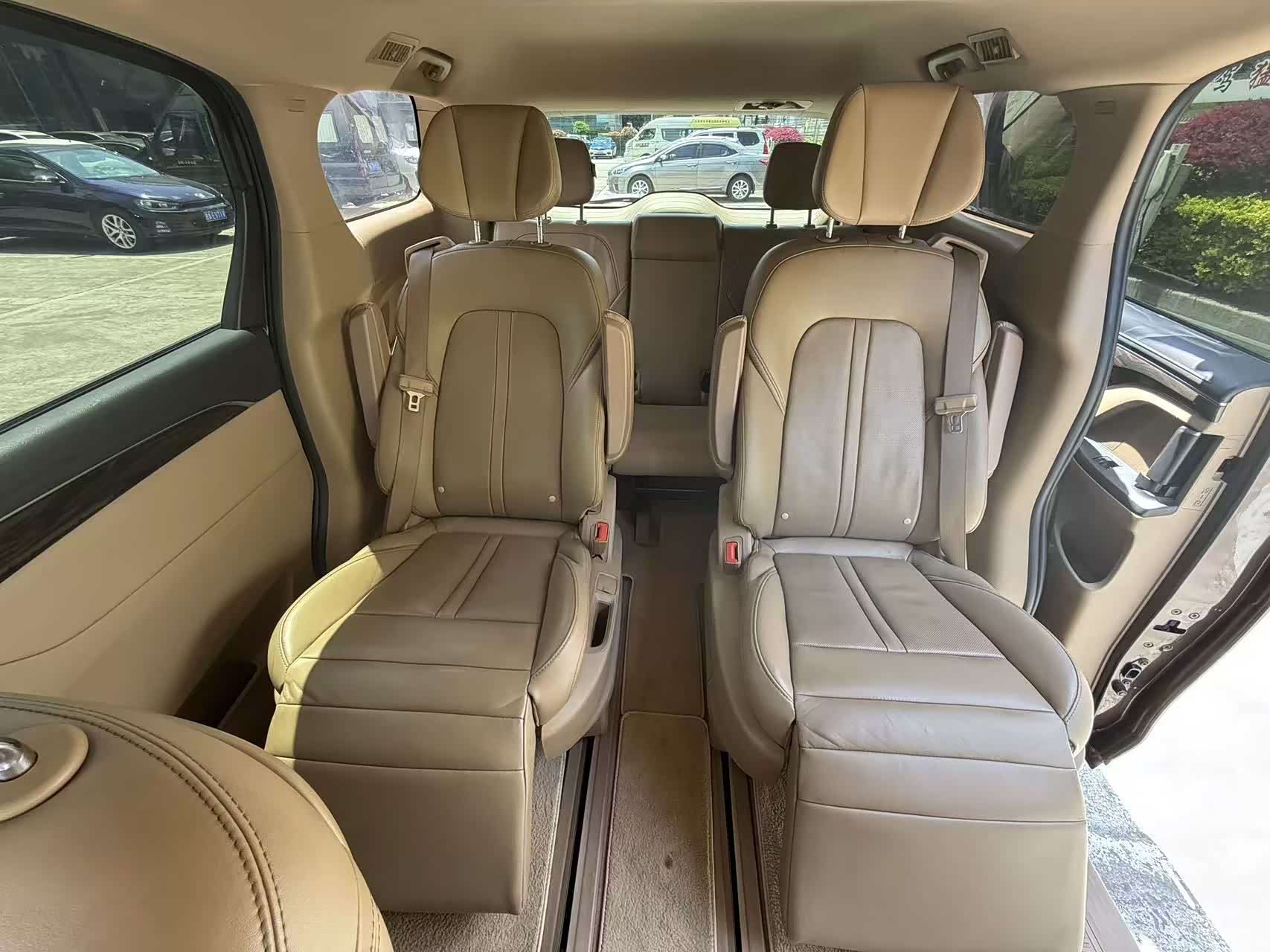 Buick GL8, 2018 17