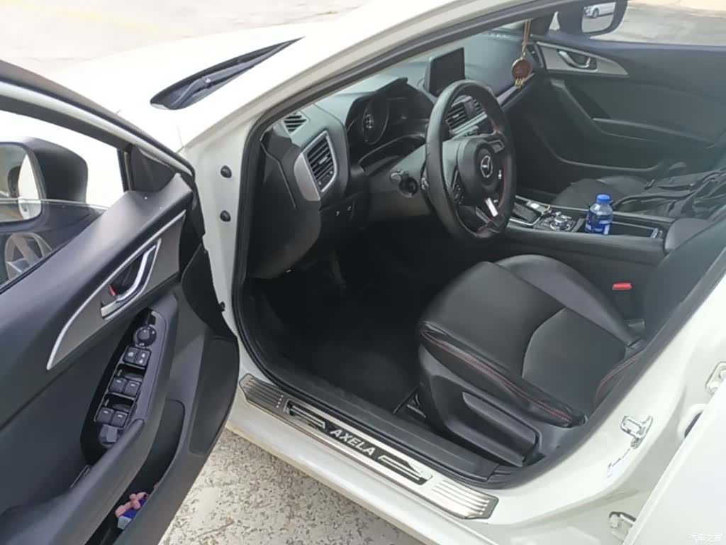 Mazda Mazda3, 2018 16