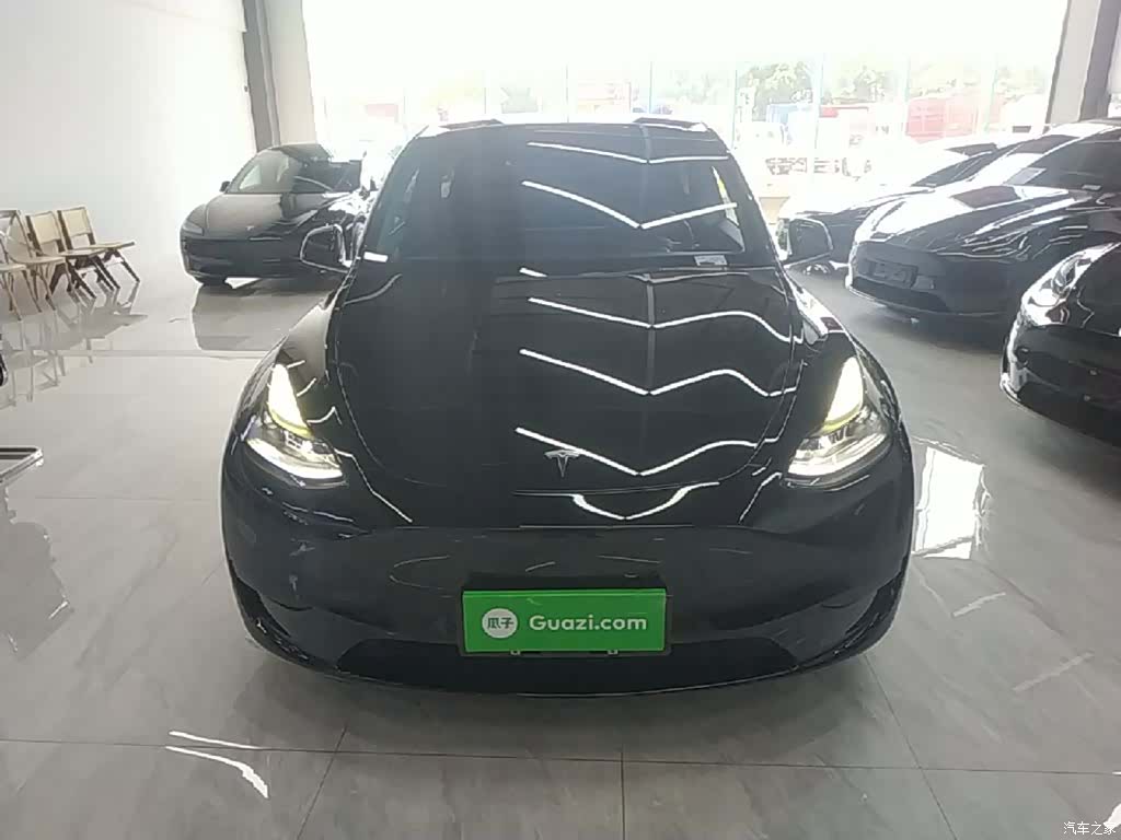 Tesla Model Y, 2022 3