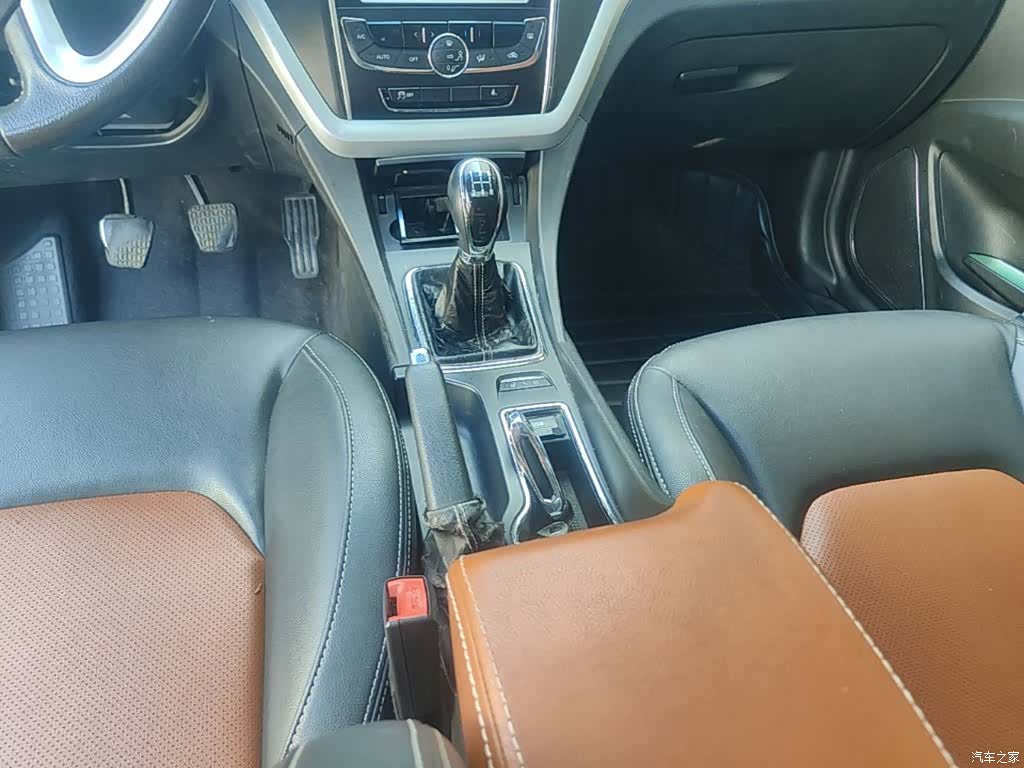 Geely Emgrand, 2016 14