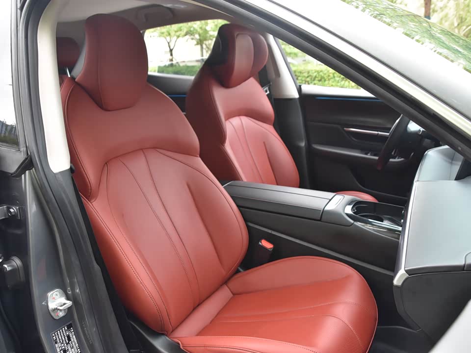 XPENG P7