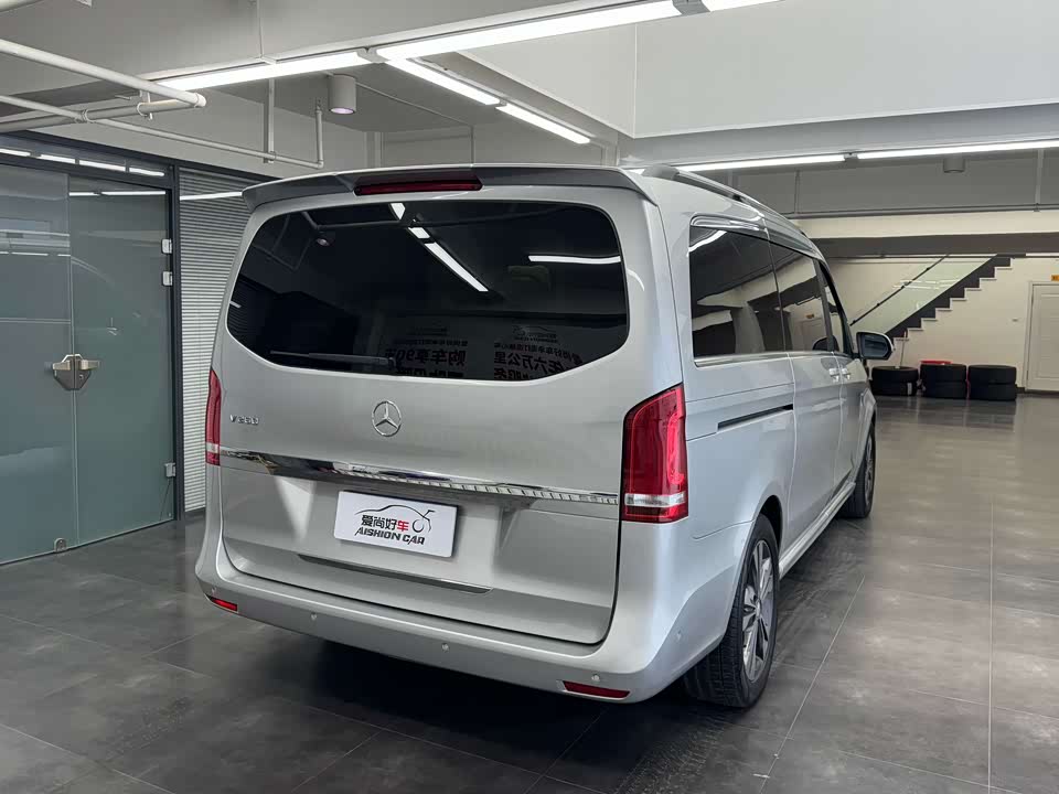 Mercedes-Benz V-class