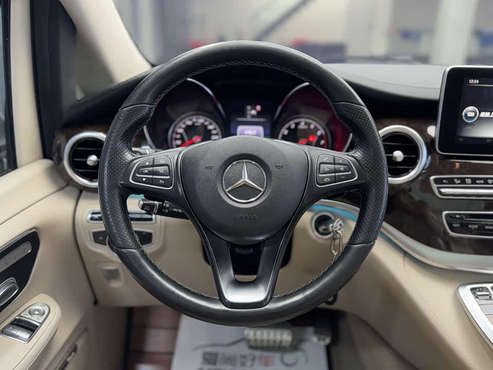 Mercedes-Benz V-class