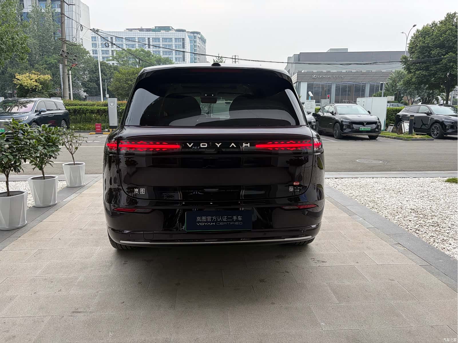 Voyah Taishan, 2025 8