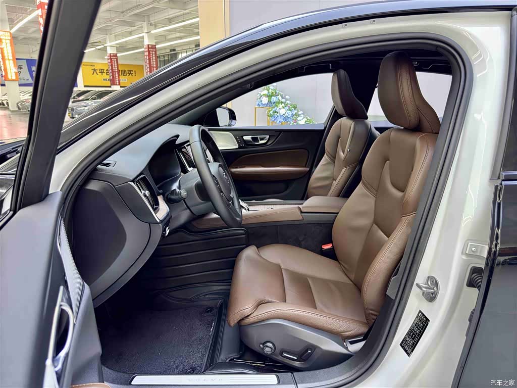 Volvo S60, 2022 8
