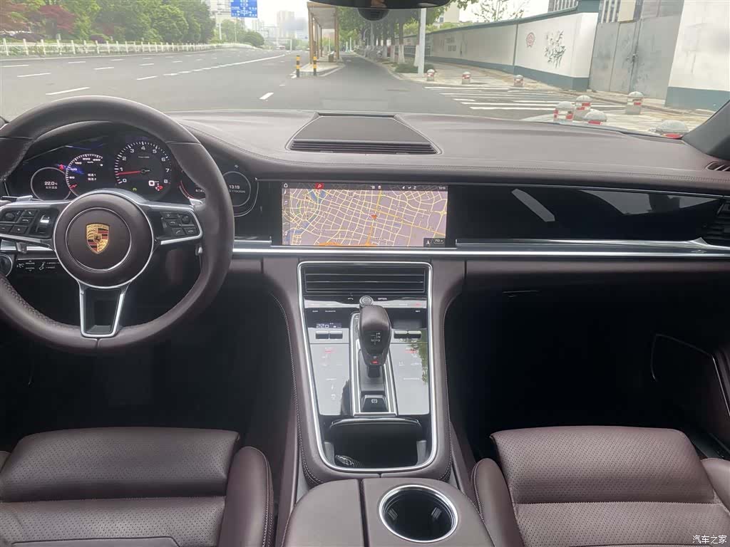 Porsche Panamera, 2018 10