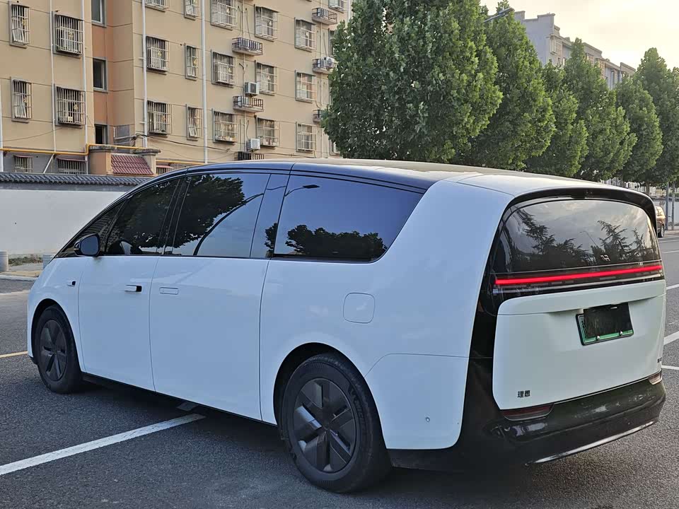 Li Auto Ideal MEGA