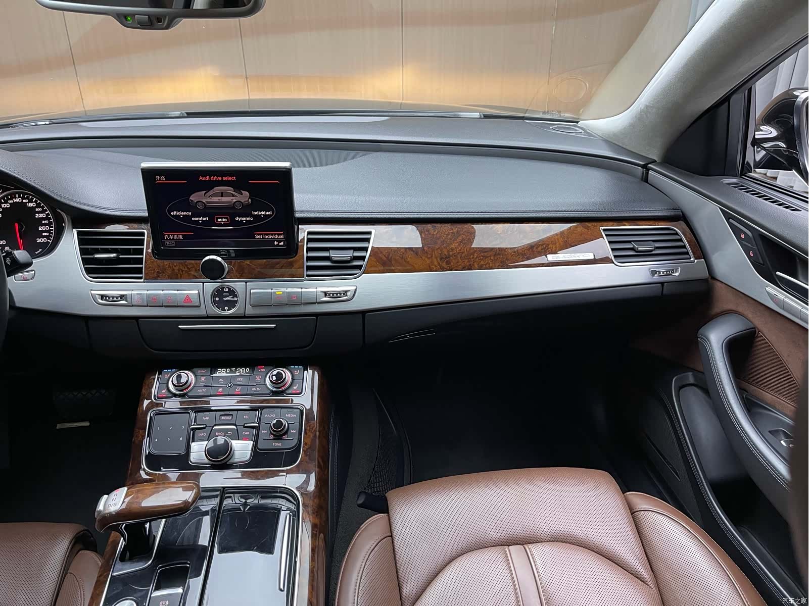 Audi A8L, 2012 все фото