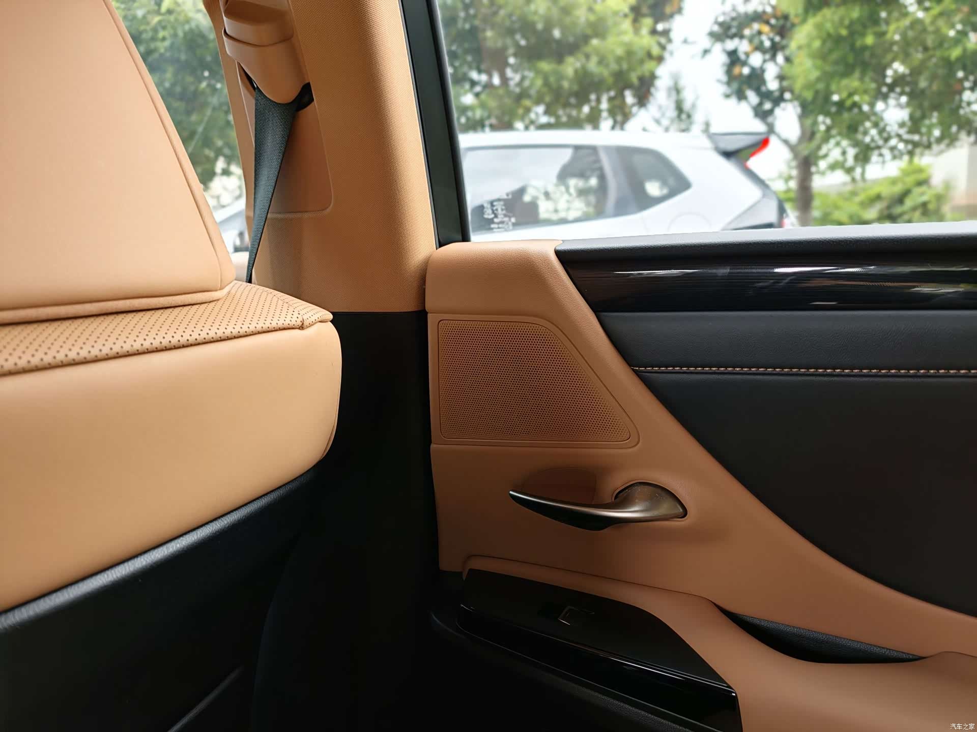 Lexus ES, 2023 27