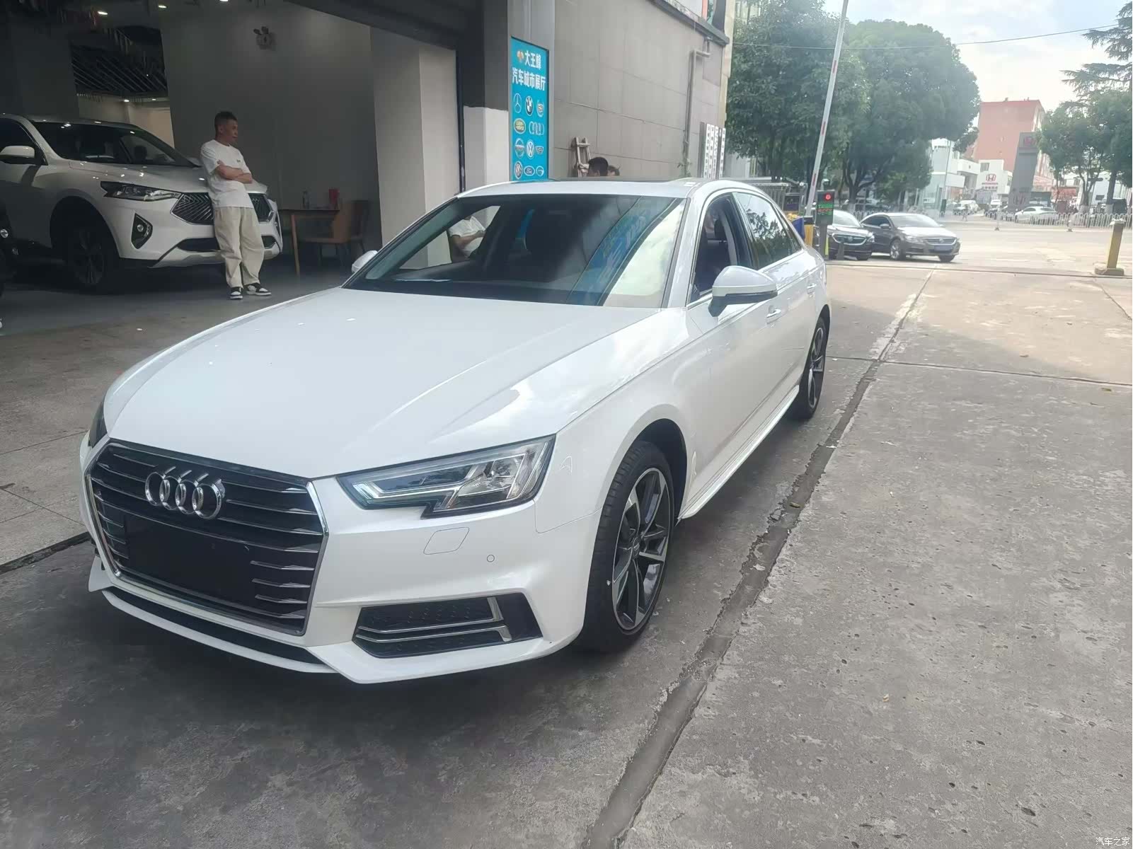 Audi A4L, 2019 1