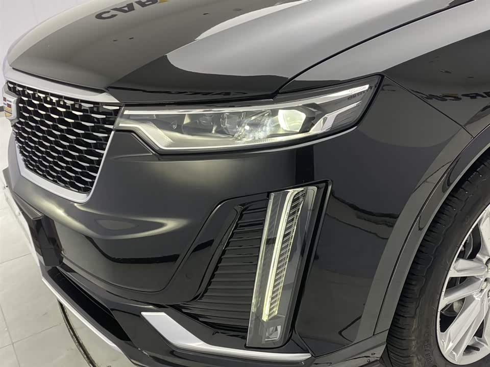Cadillac XT6