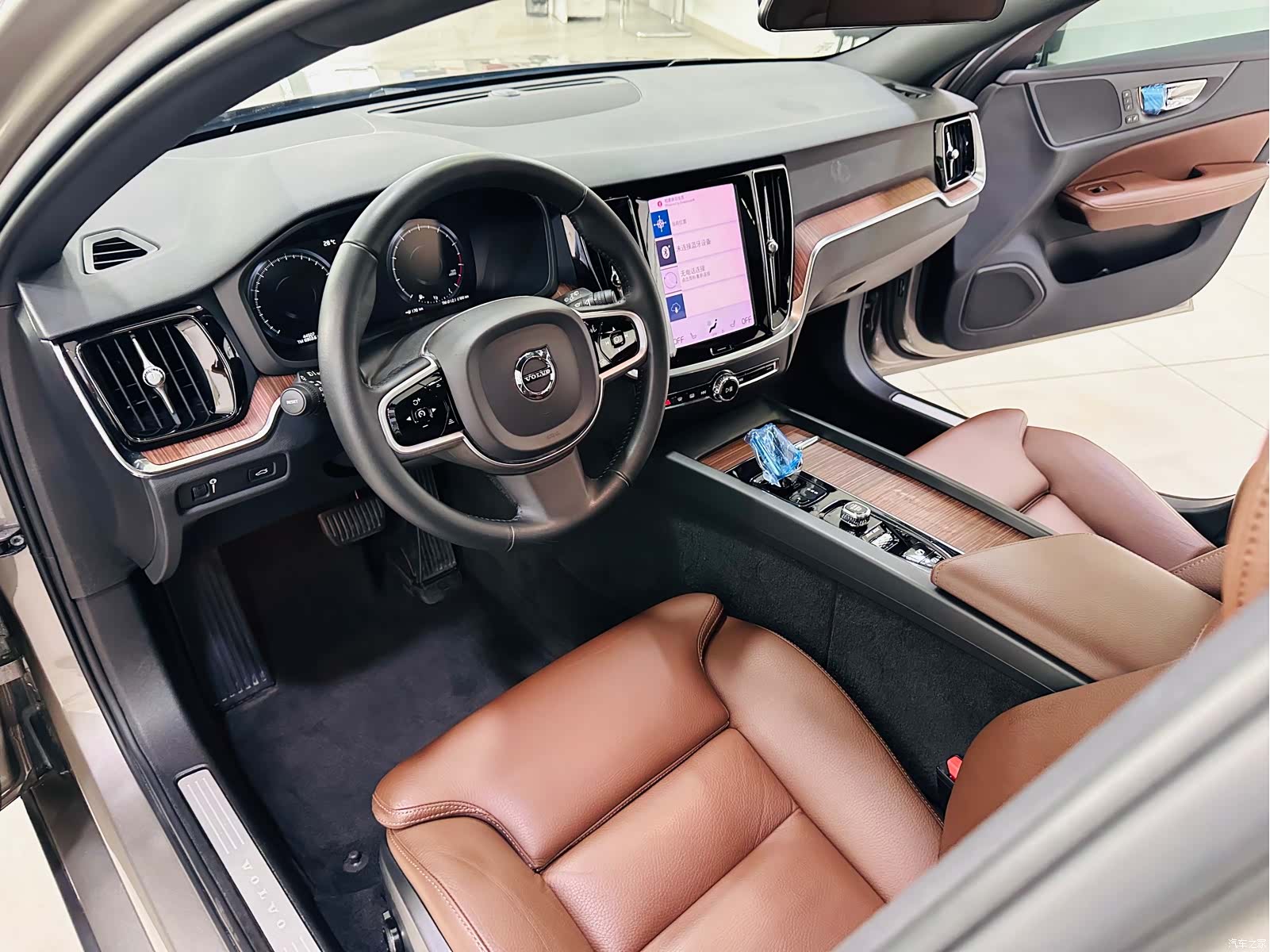 Volvo V60, 2021 11