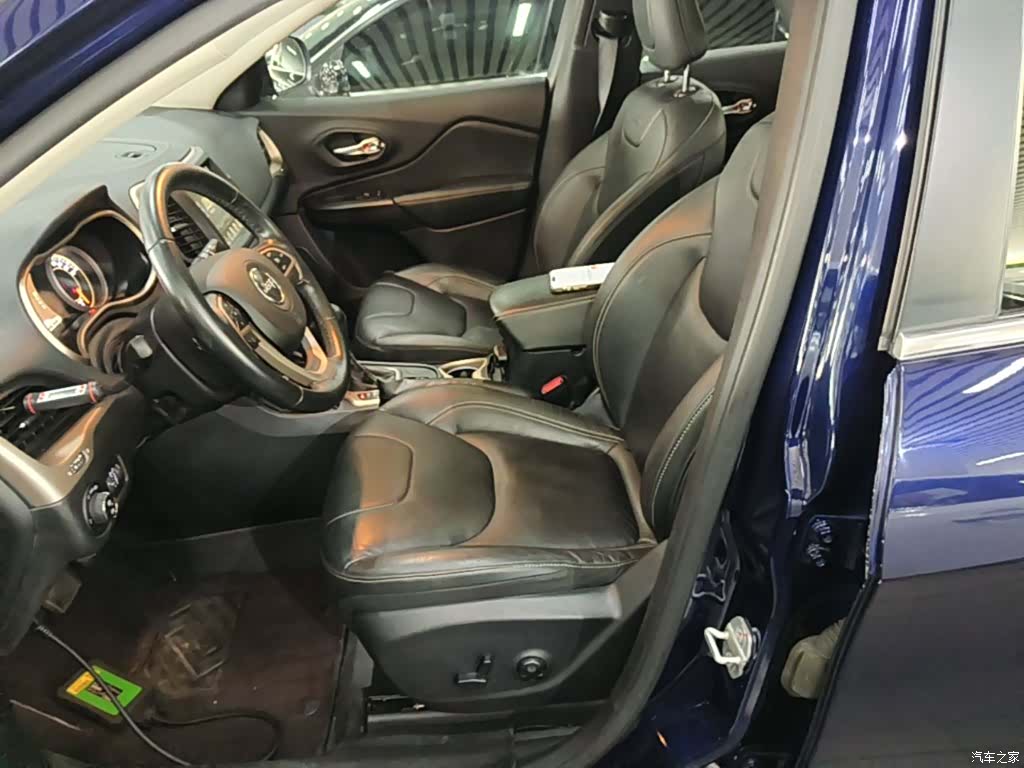 Jeep Cherokee, 2018 15