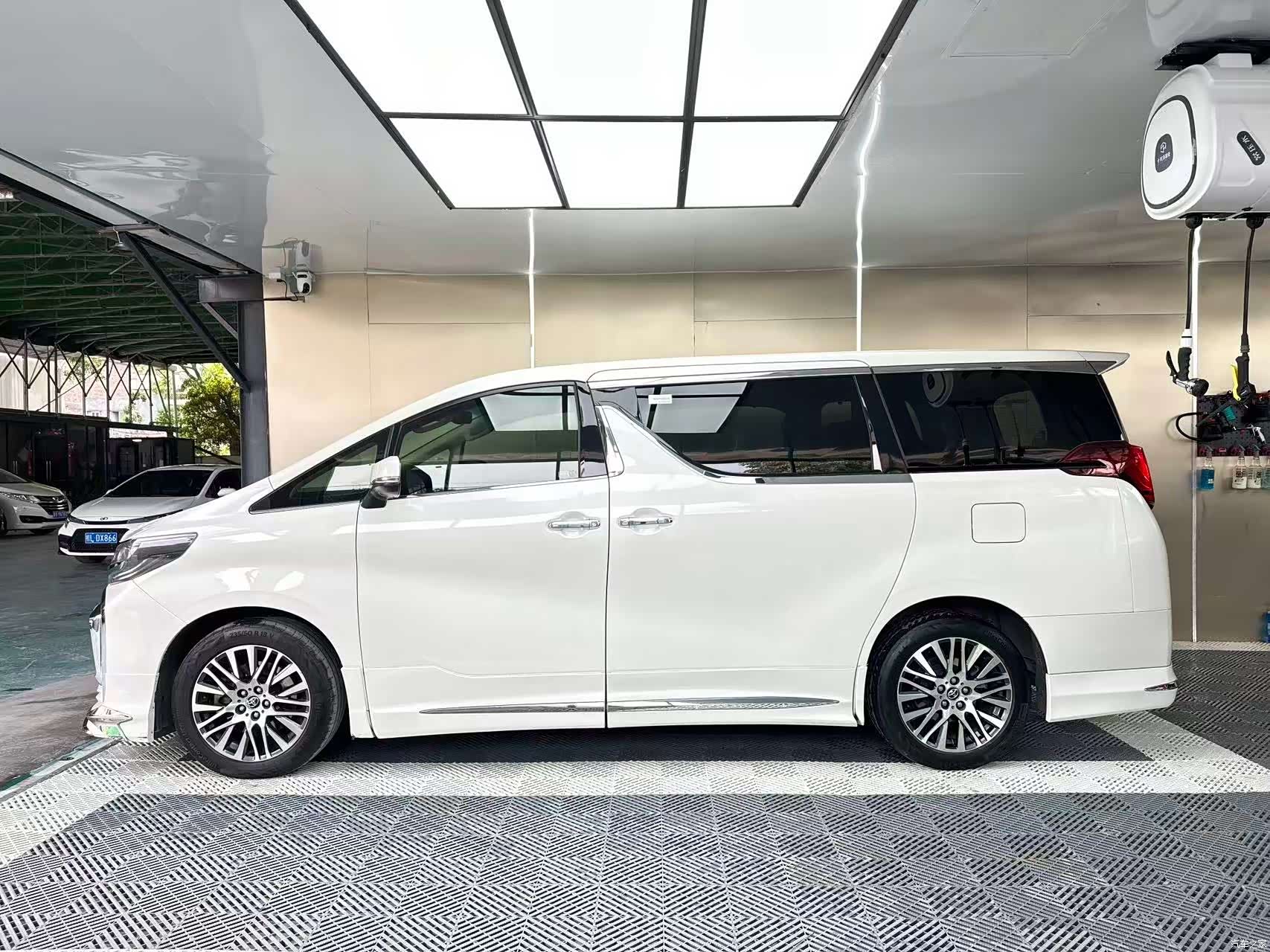 Toyota Alphard, 2016 4