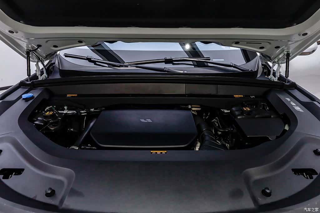 Li Auto L9, 2025 35