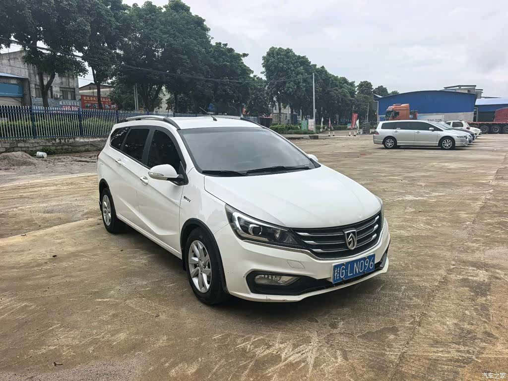 Wuling 310W, 2017 2