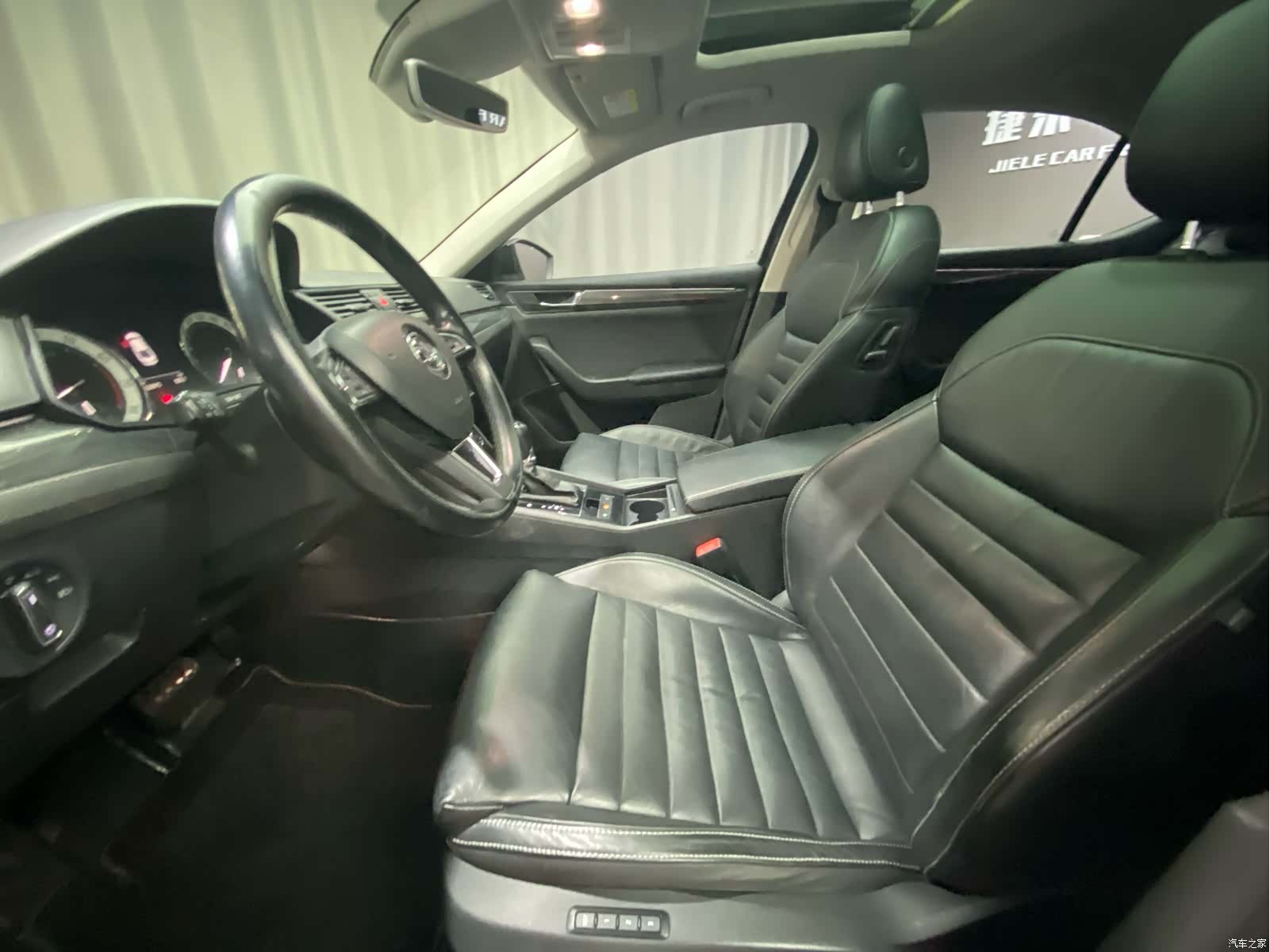 Skoda Superb, 2019 9