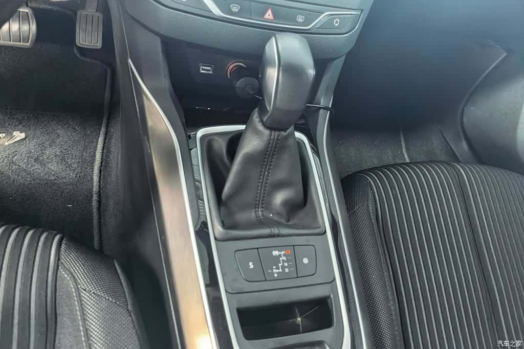 Peugeot 408, 2017 16