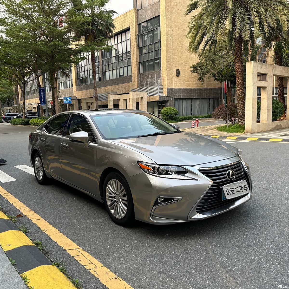 Lexus ES, 2016 3