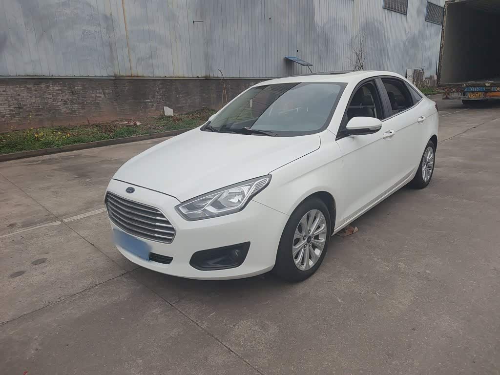 Ford Escort 2017 1.5L MT Fashion