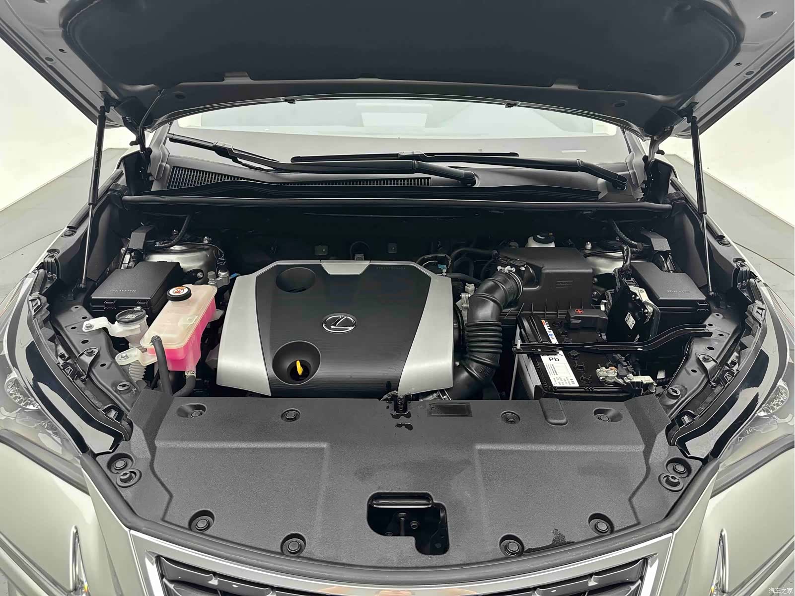Lexus NX, 2020 19