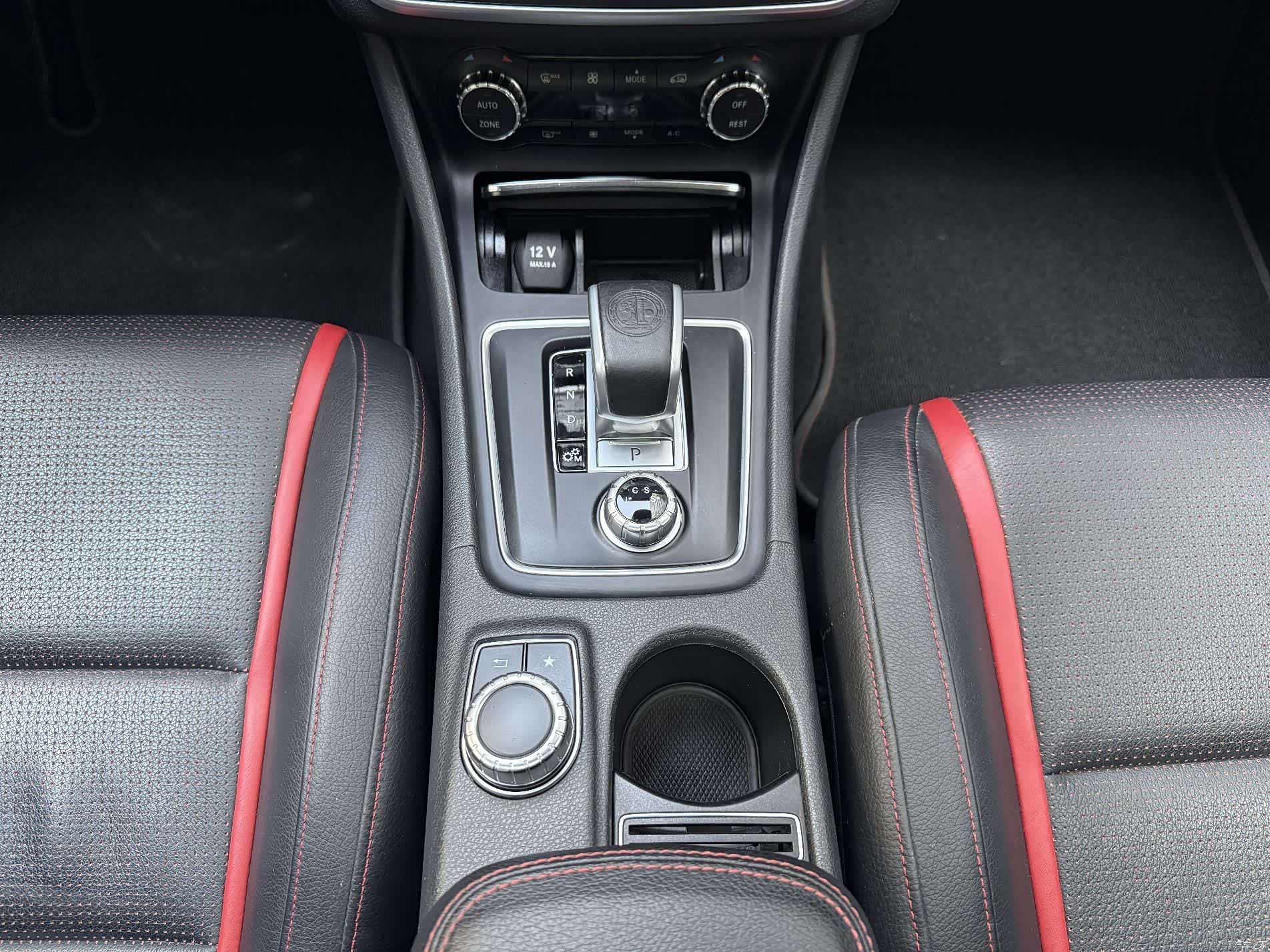 Mercedes-Benz GLA, 2019 15